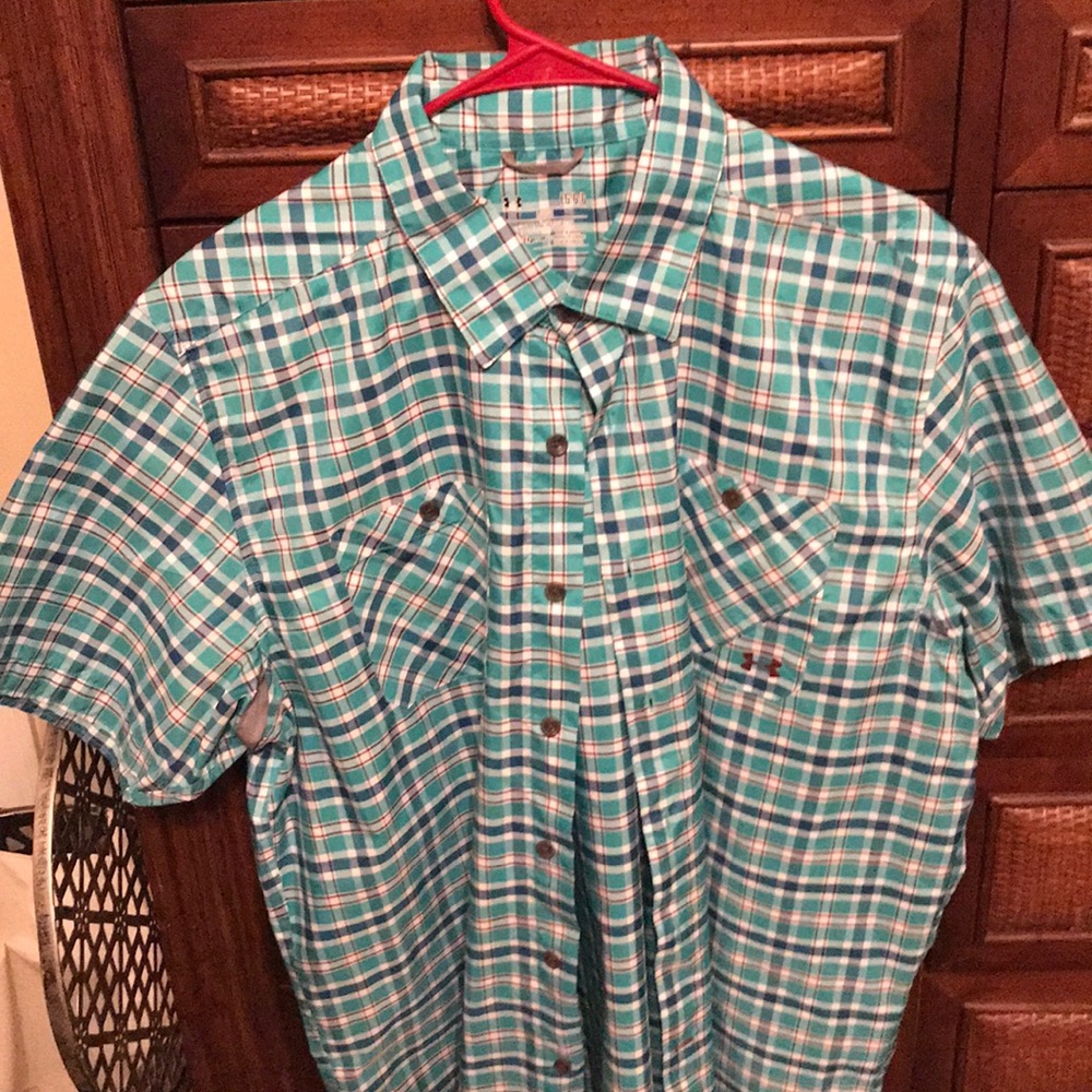 Men’s UA button down short sleeve
